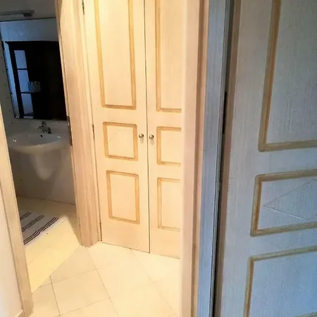 아파트 Casa Con Terrazza E Posto Auto *